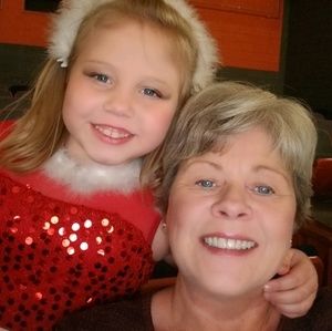 Meet your Posher, Gena